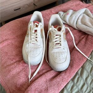 Nike Women's Sneakers in White and Orange